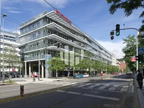 Pronájem kanceláře, Praha - Smíchov, Radlická, 2344 m2