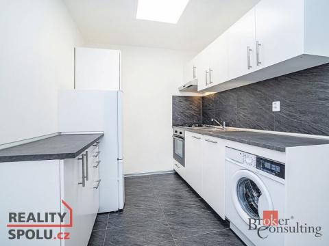 Pronájem bytu 2+kk, Praha - Karlín, U Sluncové, 40 m2