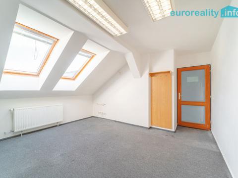 Pronájem kanceláře, Tachov, náměstí Republiky, 27 m2