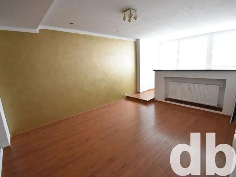 Pronájem bytu 3+1, Karlovy Vary, Fibichova, 62 m2