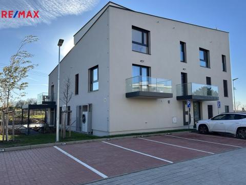 Pronájem bytu 1+kk, Praha - Újezd nad Lesy, Rohožnická, 30 m2
