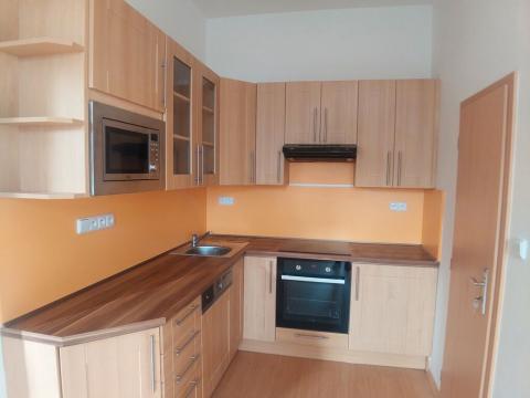 Pronájem bytu 1+1, Tábor, 9. května, 47 m2