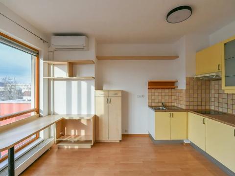 Pronájem bytu 1+kk, Praha - Podolí, Podolská, 26 m2