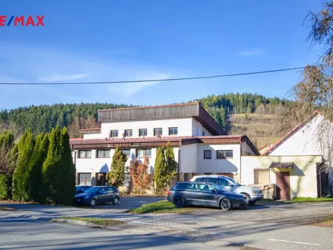 Prodej ubytování, Velké Karlovice, 1770 m2