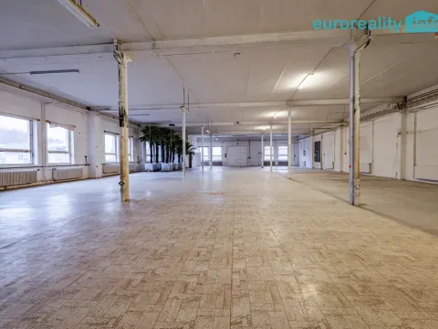 Pronájem skladu, Mariánské Lázně, třída Vítězství, 607 m2