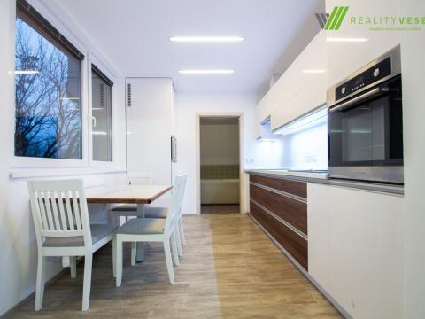 Pronájem bytu 3+1, Hodonín, nám. Osvobození, 74 m2