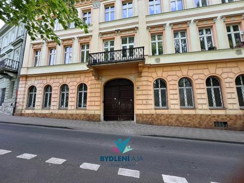 Prodej bytu 3+1, Teplice, U Hadích lázní, 73 m2