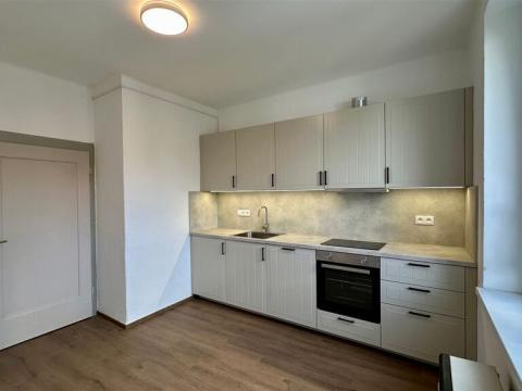 Pronájem bytu 2+1, Cheb, Májová, 63 m2