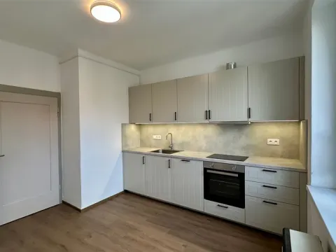 Pronájem bytu 2+1, Cheb, Májová, 63 m2