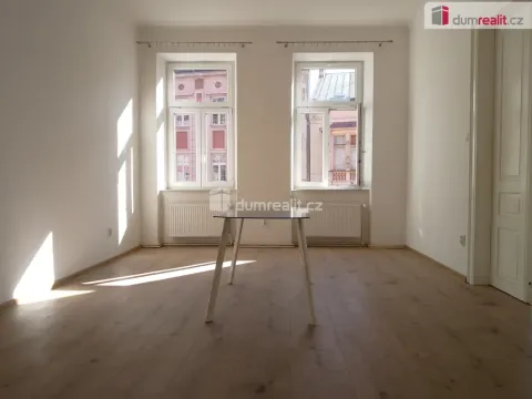 Pronájem komerční nemovitosti, Karlovy Vary - Rybáře, Sokolovská, 93 m2