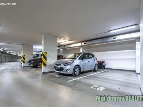 Pronájem garážového stání, Praha - Stodůlky, Švejcarovo náměstí, 11 m2