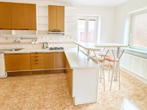 Prodej rodinného domu, Pardubice, 244 m2