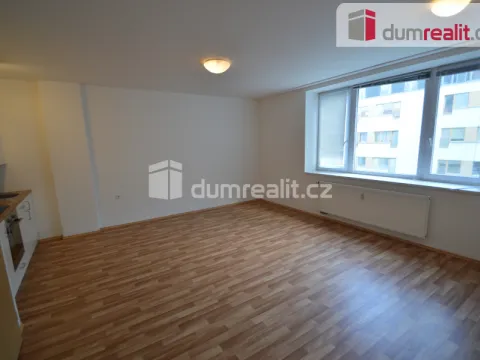 Pronájem bytu 1+kk, Praha - Modřany, Vorařská, 39 m2