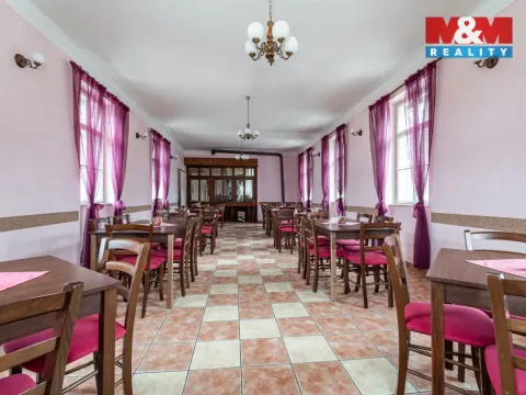 Prodej obchodního prostoru, Podhradí nad Dyjí, 500 m2