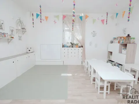 Pronájem obchodního prostoru, Praha - Smíchov, U Okrouhlíku, 120 m2