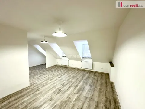 Prodej bytu 4+1, Karlovy Vary, Kolmá, 119 m2