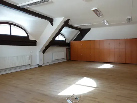 Pronájem kanceláře, Mikulov, Kostelní nám., 33 m2