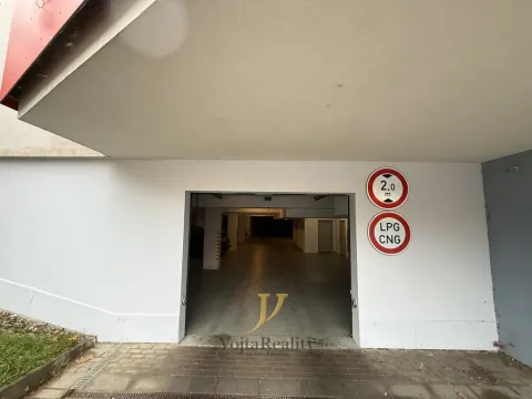 Pronájem garáže, Olomouc, gen. Píky, 12 m2