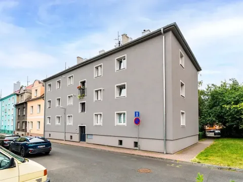 Pronájem bytu 1+1, Chomutov, Grégrova, 42 m2