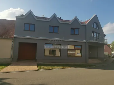 Pronájem kanceláře, Šlapanice, 293 m2