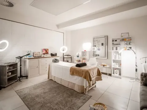 Pronájem obchodního prostoru, Praha - Karlín, Křižíkova, 20 m2