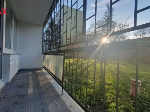 Pronájem bytu 1+kk, Praha - Karlín, Nekvasilova, 29 m2