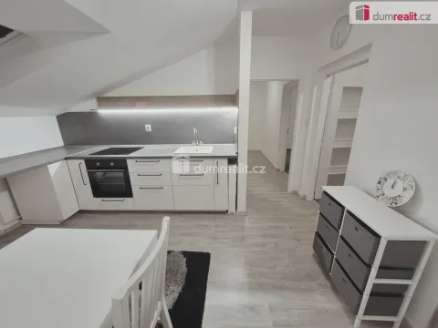 Prodej bytu 2+1, Hoštka - Kochovice, Lužická, 57 m2