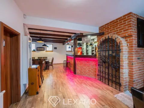 Prodej ubytování, Jevišovka, 241 m2