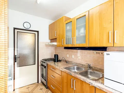 Pronájem bytu 3+1, Praha - Troja, Krosenská, 69 m2