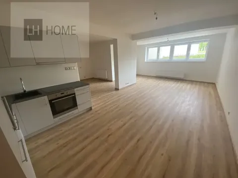 Prodej obchodního prostoru, Karlovy Vary, 76 m2