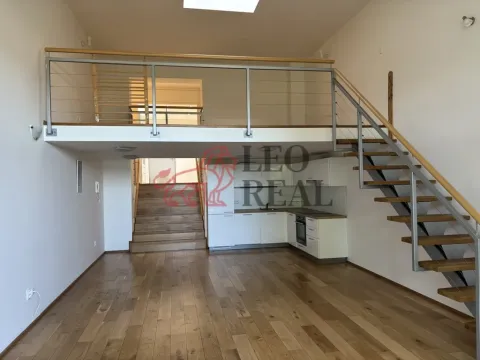 Pronájem atypického bytu, Praha - Lochkov, U sladovny, 85 m2