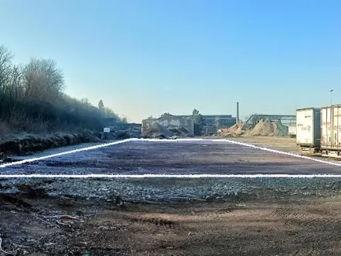 Pronájem komerčního pozemku, Králův Dvůr, Tovární, 300 m2