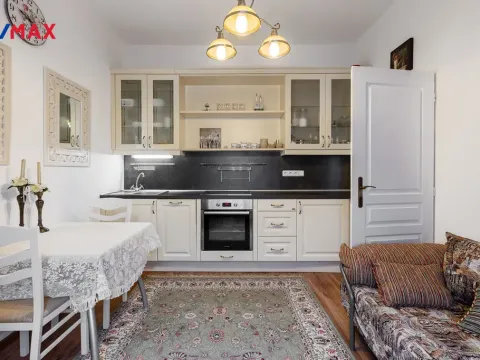Pronájem bytu 2+kk, Karlovy Vary, K. Čapka, 42 m2