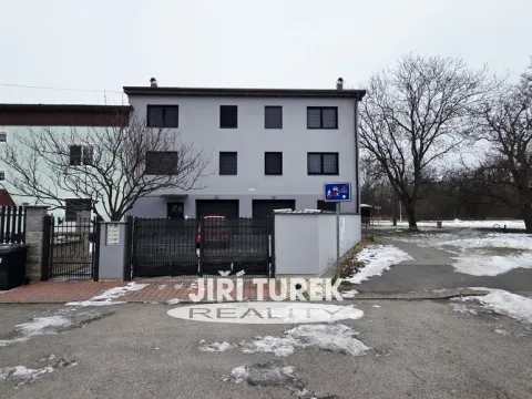 Pronájem bytu 2+kk, Praha - Kbely, Toužimská, 46 m2