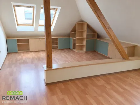 Pronájem kanceláře, Uherské Hradiště, Mariánské náměstí, 35 m2