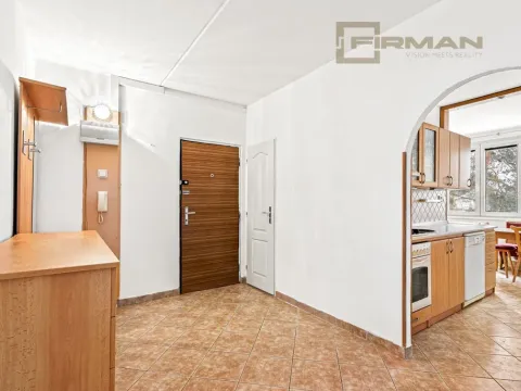 Prodej bytu 2+1, Karlovy Vary - Rybáře, Plešivecká, 61 m2