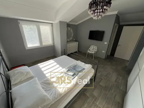 Prodej bytu 3+kk, Durrës, Albánie, 75 m2