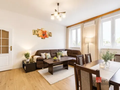 Prodej bytu 3+1, Lednice, Komenského, 68 m2