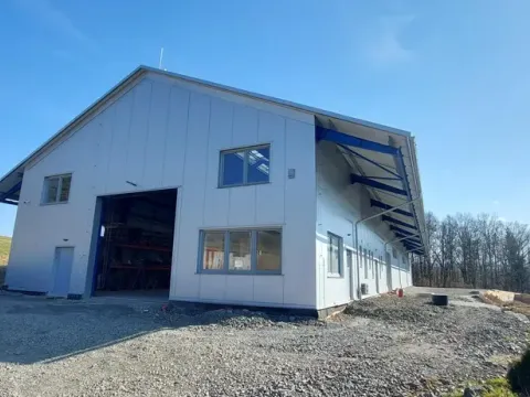 Pronájem výrobních prostor, Valašské Meziříčí - Bynina, 820 m2