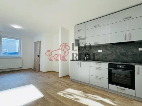 Pronájem bytu 1+kk, Uherské Hradiště, Kollárova, 31 m2