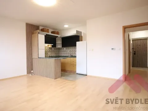 Pronájem bytu 1+kk, Jesenice, Mezi Domy, 37 m2