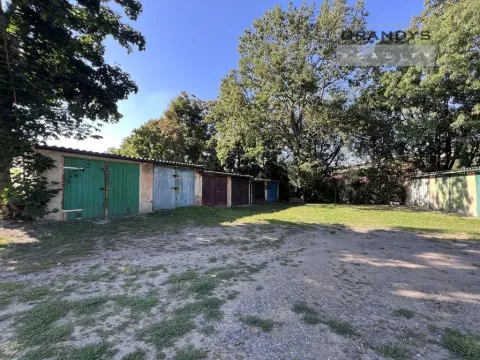 Prodej garáže, Praha, Na hájku, 17 m2