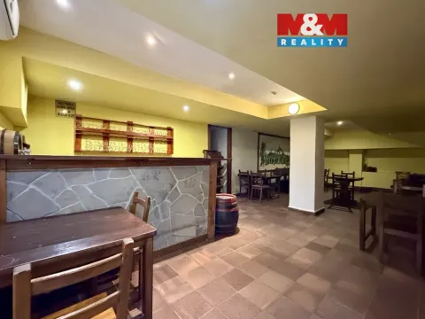 Pronájem restaurace, Zlín, náměstí Míru, 80 m2