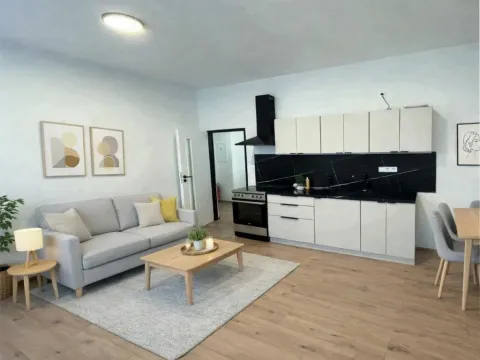 Prodej bytu 2+kk, Trutnov - Horní Staré Město, Horská, 45 m2
