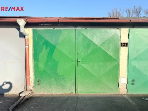 Pronájem garáže, Hradec Králové, Bratří Štefanů, 17 m2