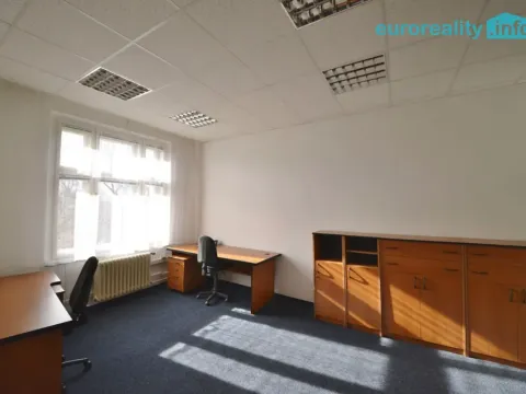 Pronájem kanceláře, Mariánské Lázně, třída Vítězství, 64 m2