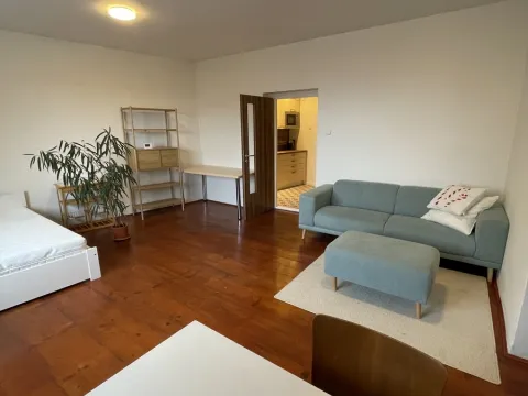 Pronájem bytu 1+1, Mělník, náměstí Míru, 49 m2