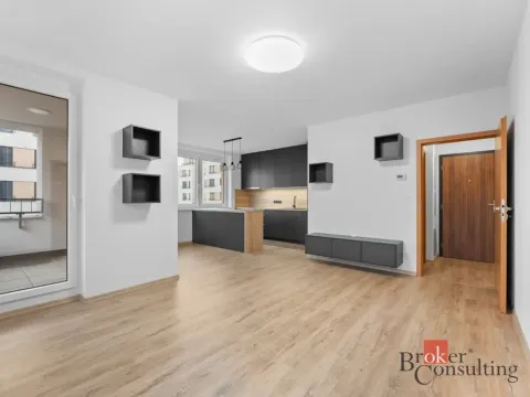 Pronájem bytu 2+kk, Hradec Králové, Pod Svahem, 50 m2