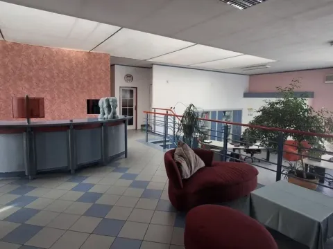 Pronájem kanceláře, Olomouc, Šlechtitelů, 299 m2