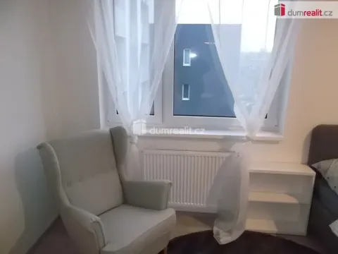 Pronájem bytu 1+kk, Praha - Vysočany, Strnadových, 33 m2